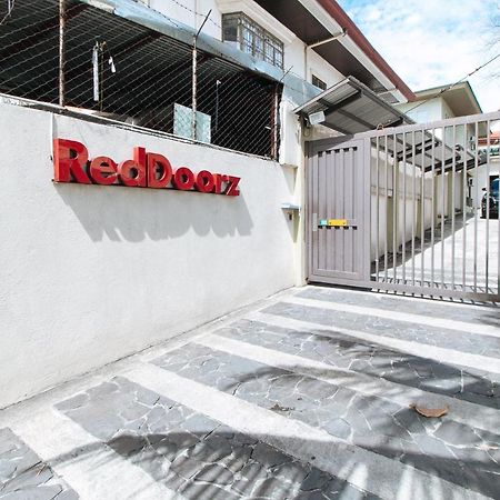 Reddoorz Plus @ A Rita Street San Juan San Juan  Bagian luar foto